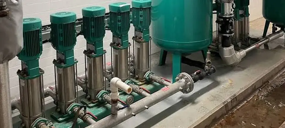 Beykoz: Hidrofor dairesinde çok pompalı hidrofor grubu ve genleşme tankı